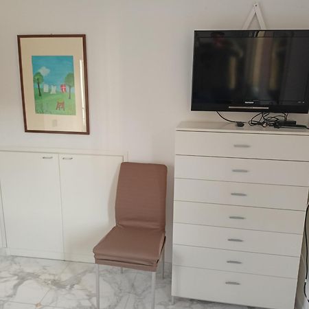 Appartamento 50 Mt Mare Con Parcheggio Riservato Riva Ligure Luaran gambar