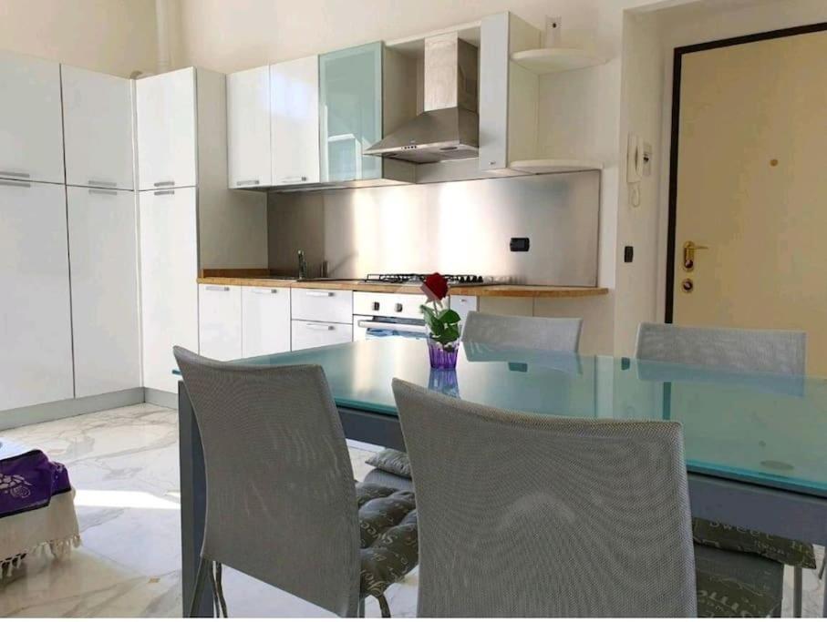 Appartamento 50 Mt Mare Con Parcheggio Riservato Riva Ligure Luaran gambar