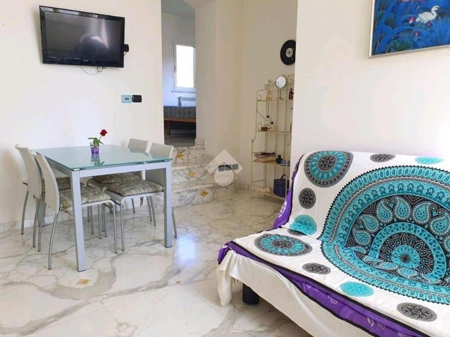 Appartamento 50 Mt Mare Con Parcheggio Riservato Riva Ligure Luaran gambar